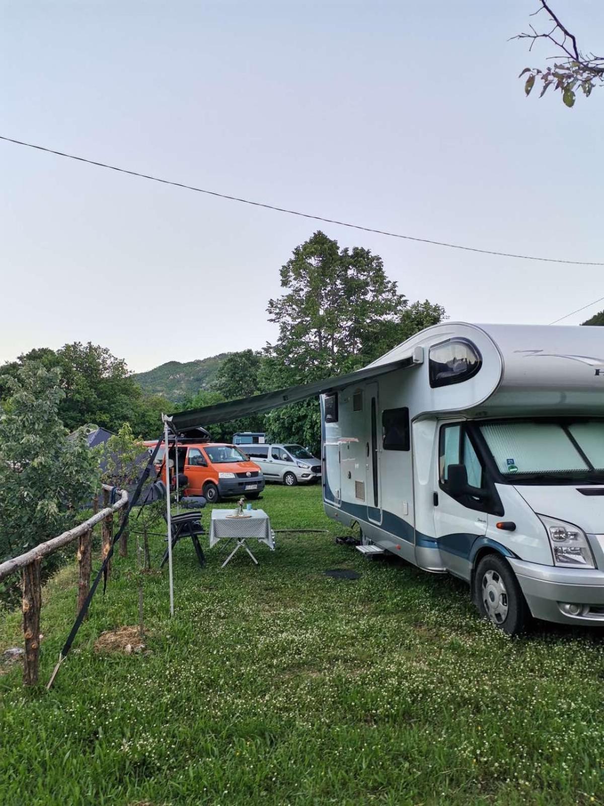 Camp Oaza,Lipa Hotel Cetinje Exterior photo